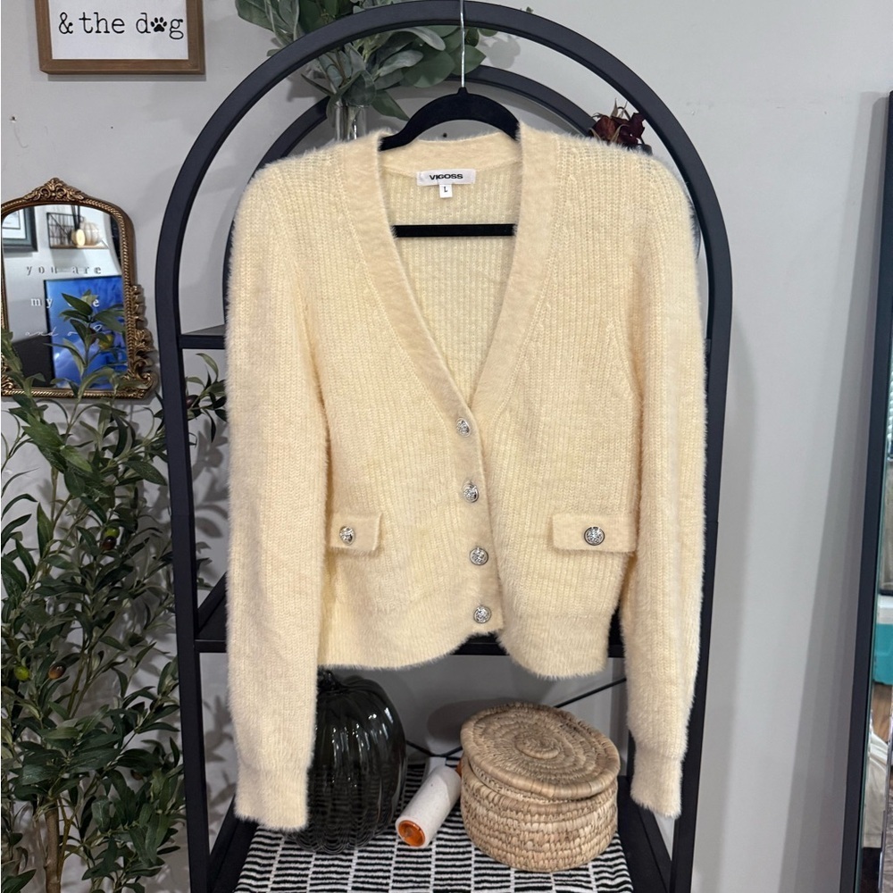 Vigoss Women's Soft Cream Cardigan with Silver Buttons size large - Picture 2 of 9